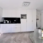 شقة Modern Near The Sea